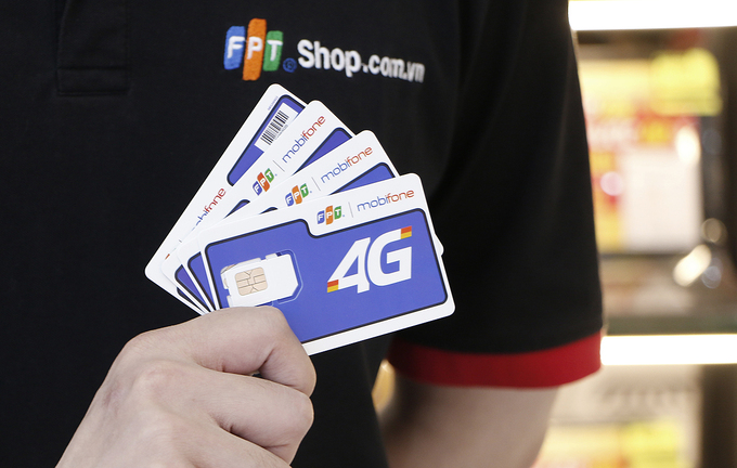 Để mua SIM đồng thương hiệu MobiFone - FPT, người dùng đến FPT Shop gần nhất để đăng ký, kích hoạt và sử dụng SIM, xem thông tin sản phẩm tại đây.