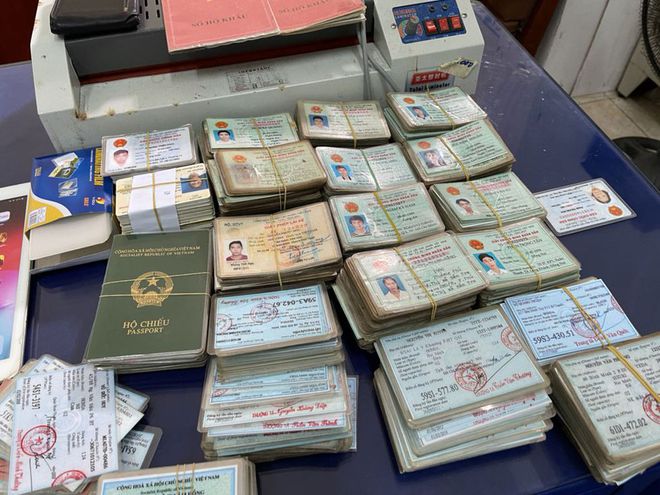 Vô hiệu hóa sim, 'bốc hơi' tài khoản