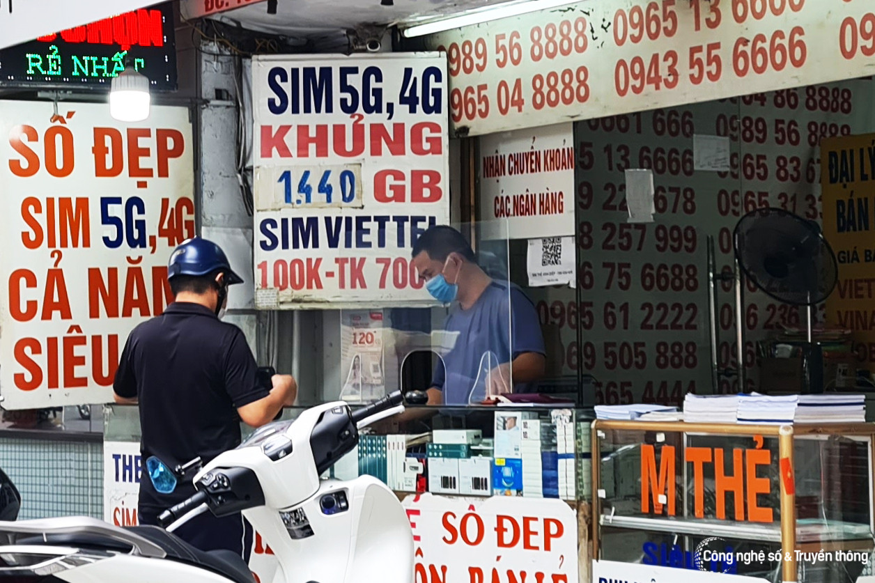 Trên thị trường hiện vẫn còn tình trạng dễ dàng mua SIM kích hoạt sẵn mà không cần đăng ký thông tin thuê bao.