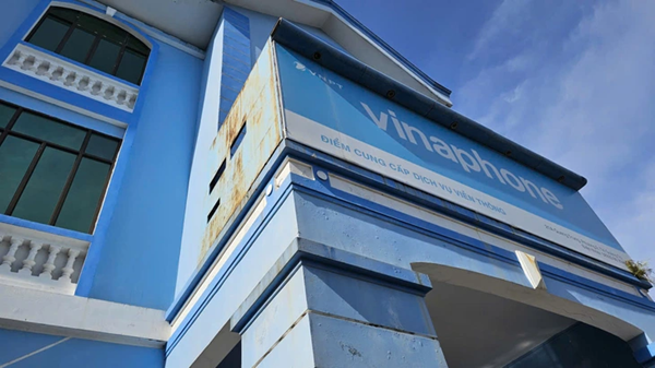 Nhân viên Vinaphone cấp eSIM sai quy trình, tài khoản ngân hàng khách hàng liên tục bị trừ tiền